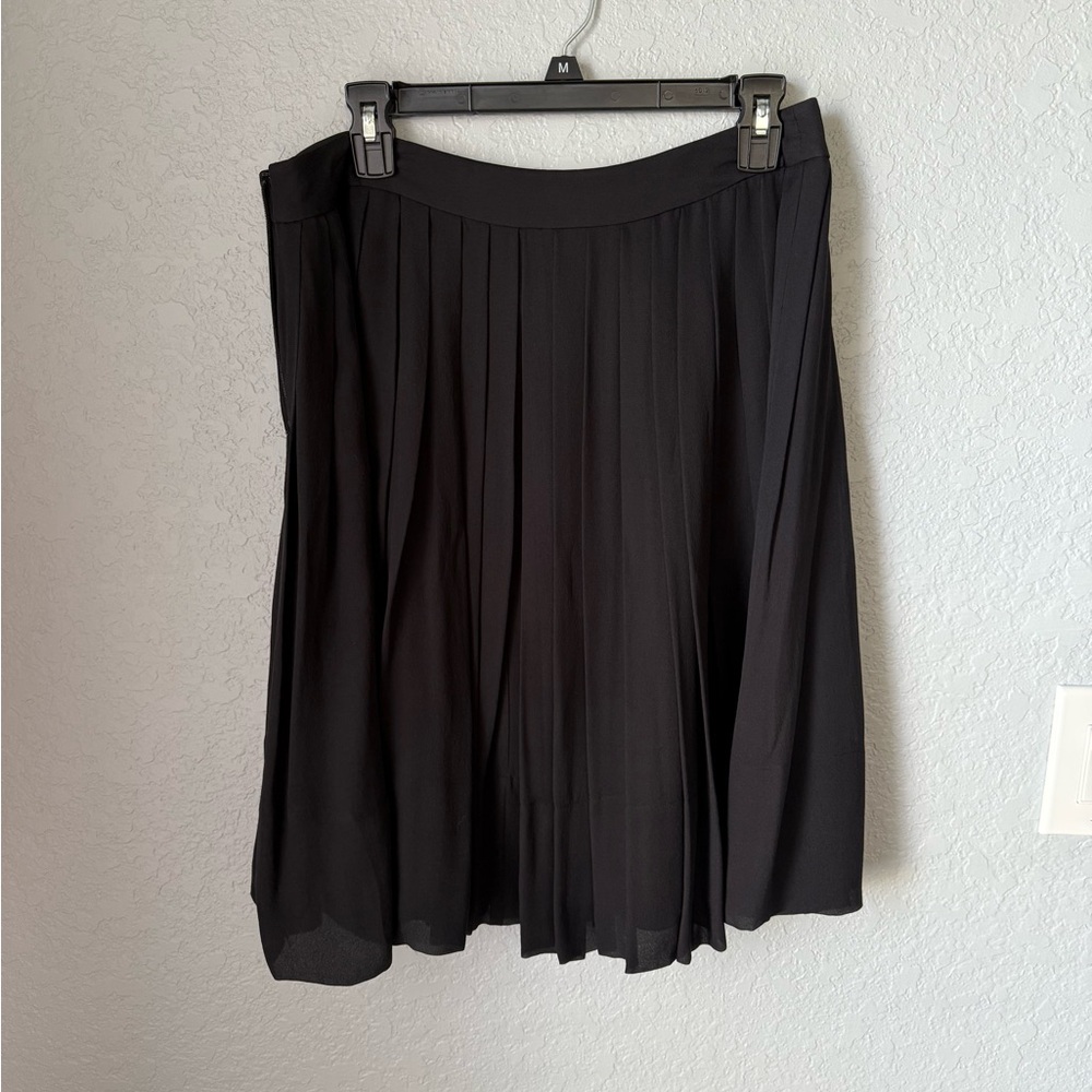 Talbots NWT Elegant Black Pleated Skirt Size 10